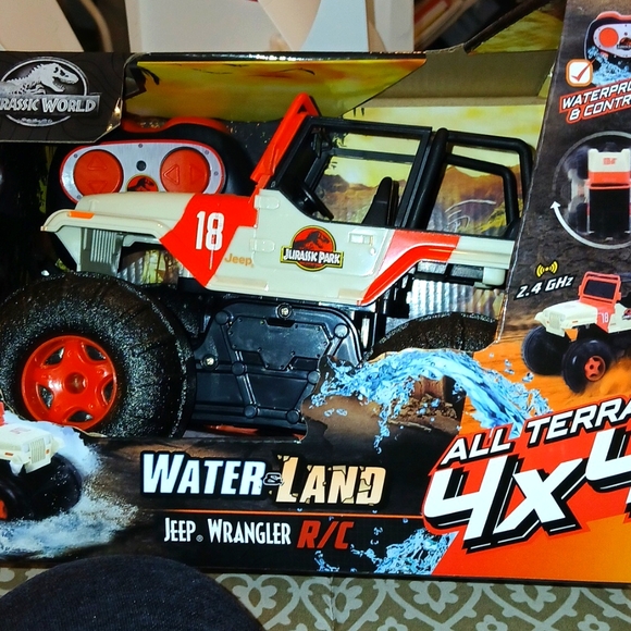 2022 Jurassic Park RC Jeep Wrangler - Picture 1 of 5